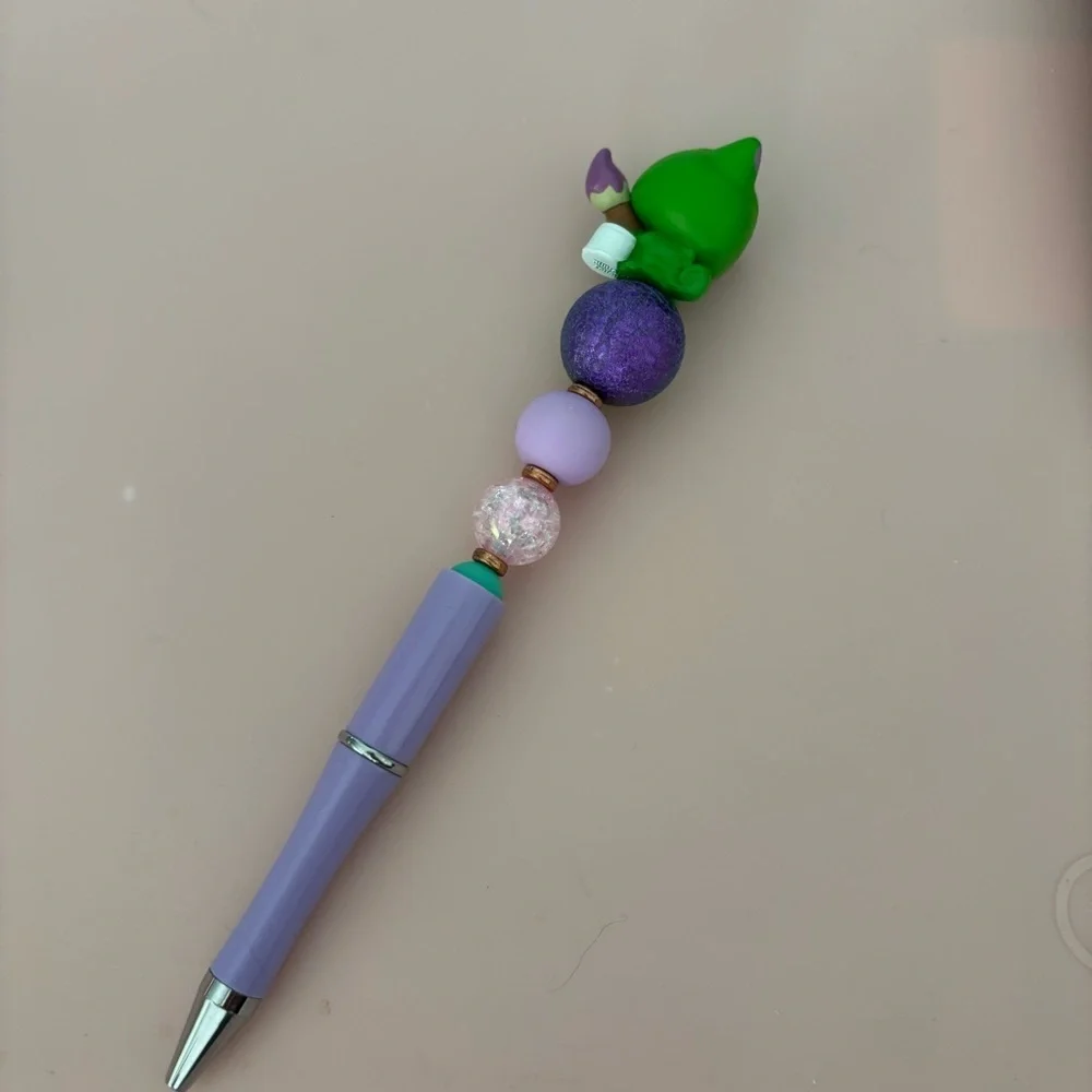 Disney Doorables: Tangled: Pascal with paintbrush handmade beaded pen